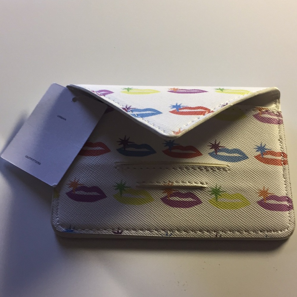 Small wallet lip design NWT urban outfitters